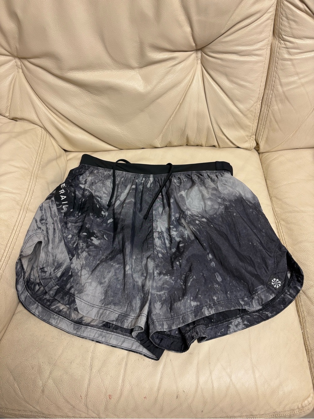 NIKE sz S Trail Running Shorts Dri Fit Repel Mid Rise Brief Black Gray DX1021